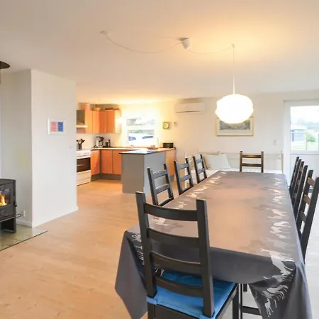 - 02 بيت للعطل