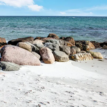 - 02 بيت للعطل